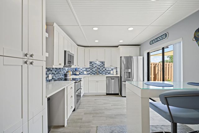 6163 Se Riverboat Drive #1018, Stuart
