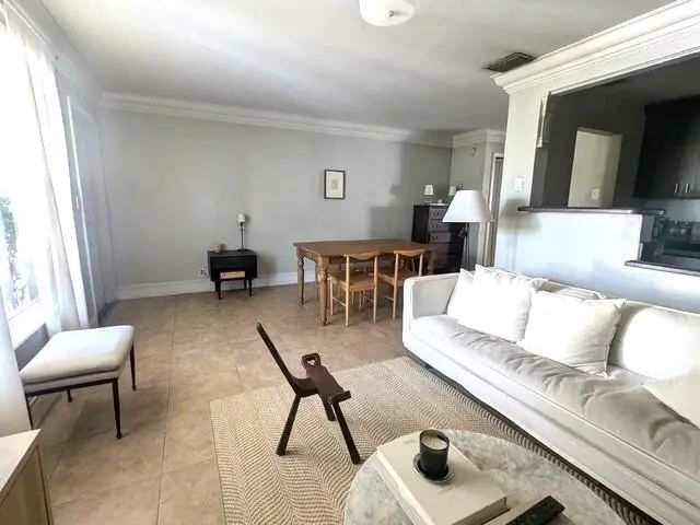 4 of 10 - 1012 Se 15th Street #102, Fort Lauderdale, FL