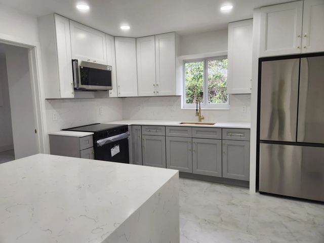 3 of 36 - 401 Se 1st Avenue, Pompano Beach, FL