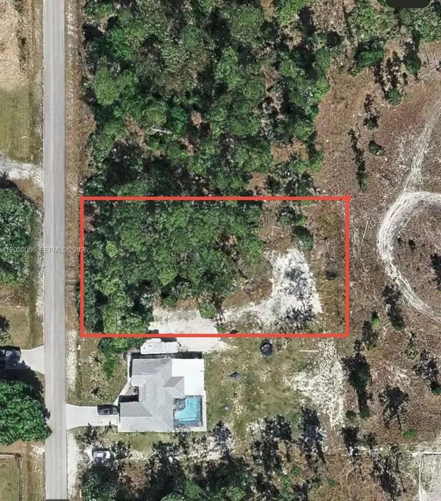 1010 Henry Avenue, Lehigh Acres