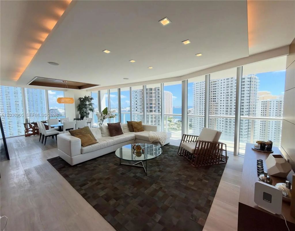 465 Brickell Avenue #2101, Miami