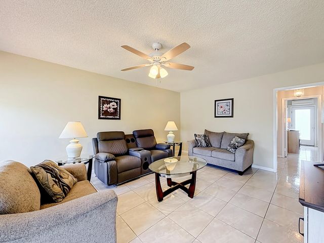 5 of 19 - 1050 Sw 11th Street #l2, Hallandale Beach, FL