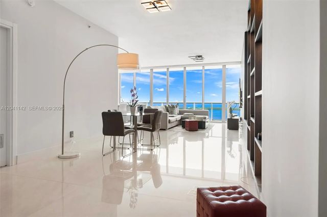 2 of 30 - 888 Biscayne Boulevard #5404, Miami, FL