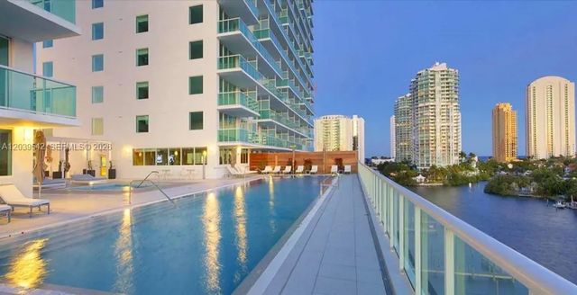 4 of 20 - 400 Sunny Isles Boulevard #1817, Sunny Isles Beach, FL
