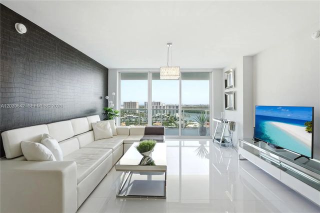 5 of 20 - 400 Sunny Isles Boulevard #1817, Sunny Isles Beach, FL