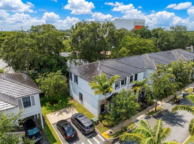 3 of 44 - 2821 Sw 17th Avenue, Fort Lauderdale, FL