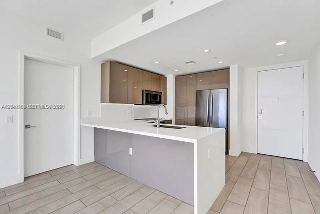 4 of 25 - 2000 S Metropica Way #907, Sunrise, FL