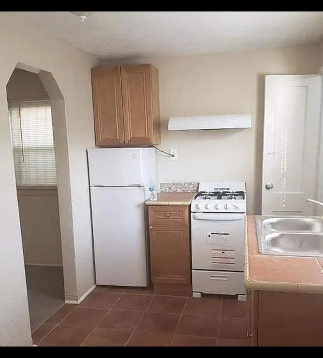 2 of 8 - 2490 Nw 91st Street #a,b,c, Miami, FL
