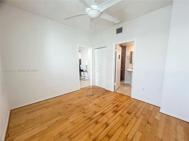 5 of 15 - 1218 Drexel Avenue #204, Miami Beach, FL