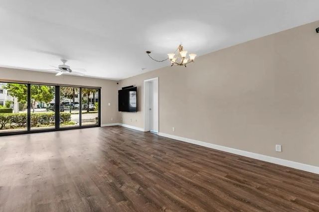 4 of 30 - 4140 N Ocean Drive #101e, Lauderdale-By-The-Sea, FL