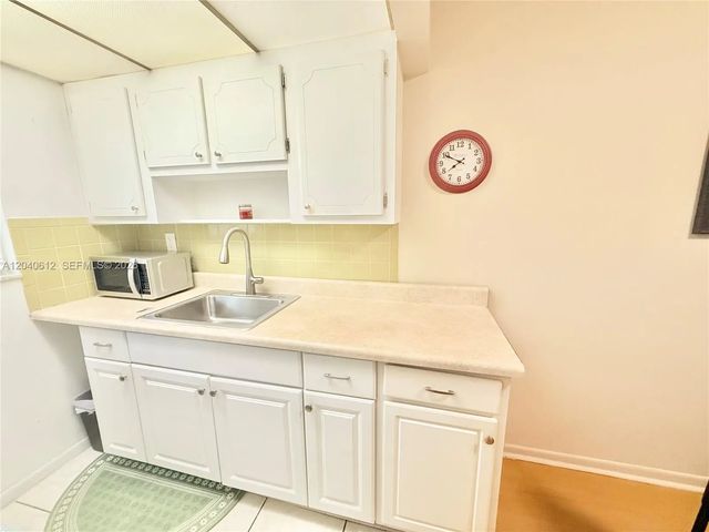3 of 20 - 2145 Pierce Street #206, Hollywood, FL