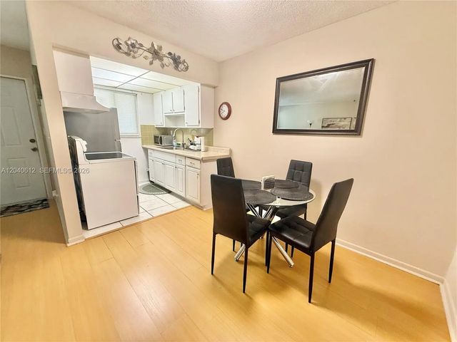 4 of 20 - 2145 Pierce Street #206, Hollywood, FL