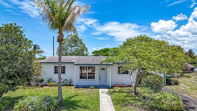 2 of 32 - 337 Mid Pines Road, Palm Springs, FL