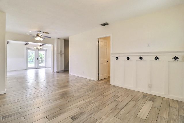 5 of 32 - 337 Mid Pines Road, Palm Springs, FL