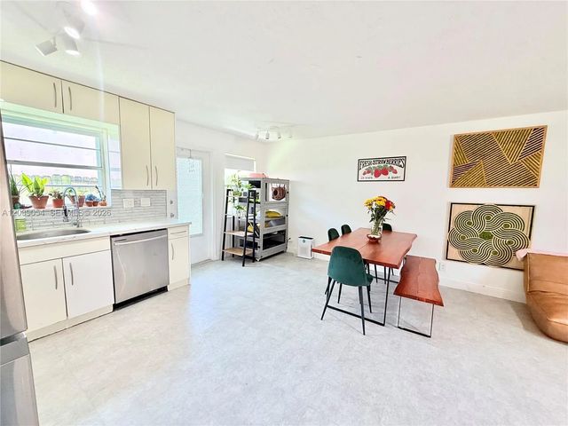 2 of 30 - 1722 Mayo Street #105, Hollywood, FL