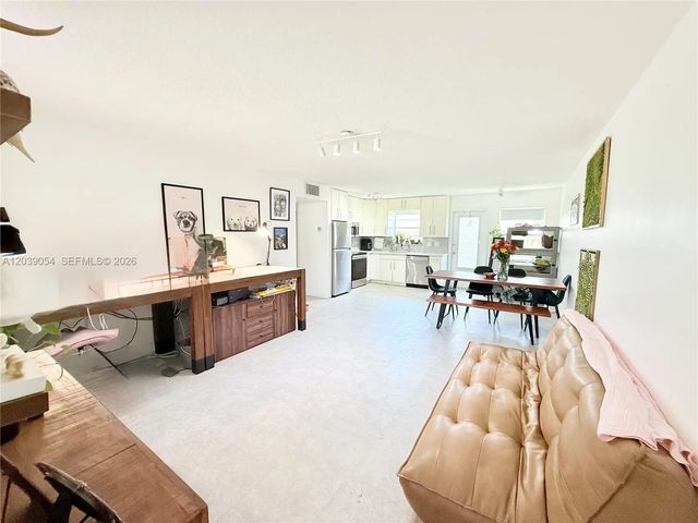 5 of 30 - 1722 Mayo Street #105, Hollywood, FL