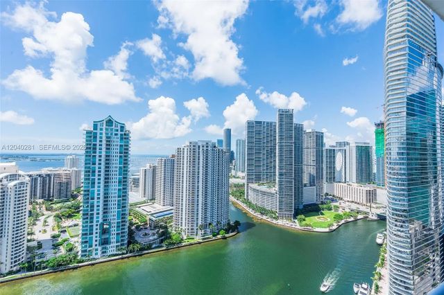 2 of 33 - 325 S Biscayne Boulevard #3821, Miami, FL