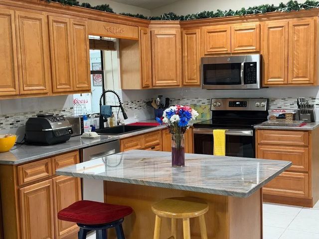 3 of 28 - 1531 Se Portillo Road, Port St. Lucie, FL