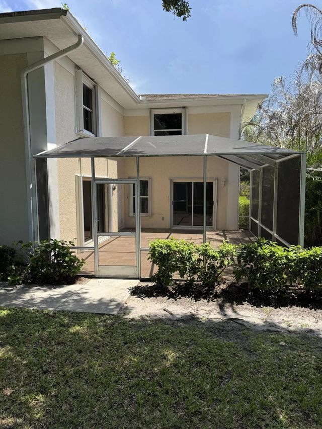 3 of 23 - 1536 N Lawnwood Circle #3, Fort Pierce, FL