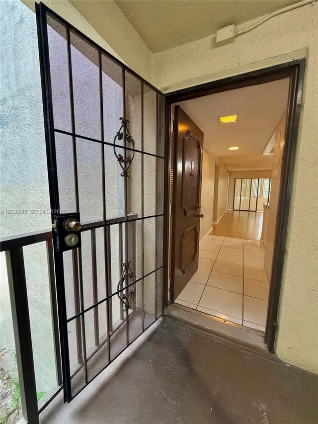 3 of 40 - 2320 S Cypress Bend Drive #206, Pompano Beach, FL