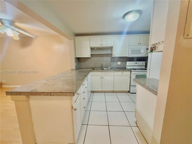 5 of 40 - 2320 S Cypress Bend Drive #206, Pompano Beach, FL