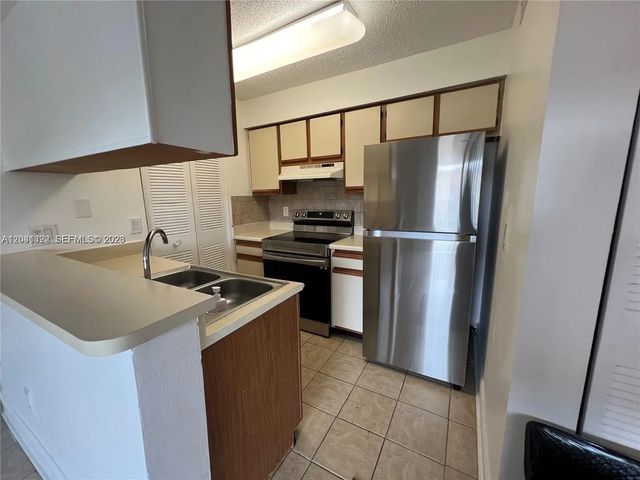 4 of 43 - 1227 Sw 46th Avenue #304, Pompano Beach, FL