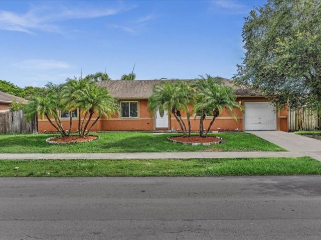 2 of 52 - 916 Nw 3rd Terrace, Florida City, FL