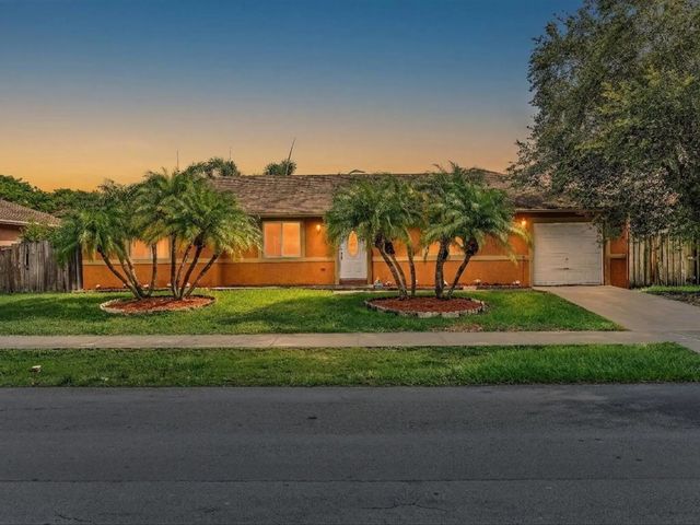 3 of 52 - 916 Nw 3rd Terrace, Florida City, FL