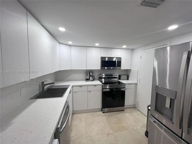 4 of 22 - 800 West Avenue #635, Miami Beach, FL
