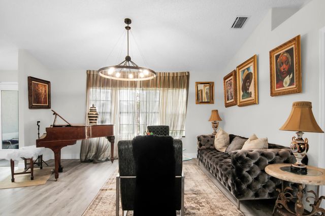 5 of 20 - 272 Sw Carter Avenue, Port St. Lucie, FL