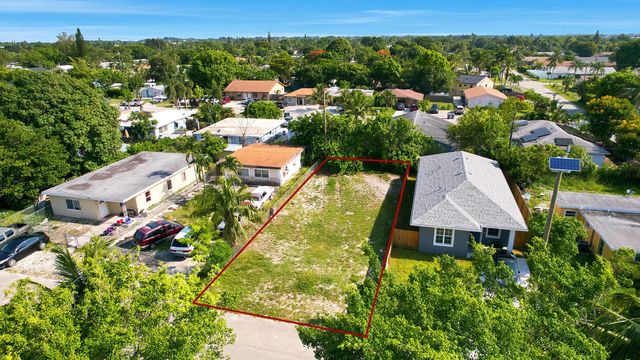 3 of 16 - 1141 Peak Road, Lake Worth, FL