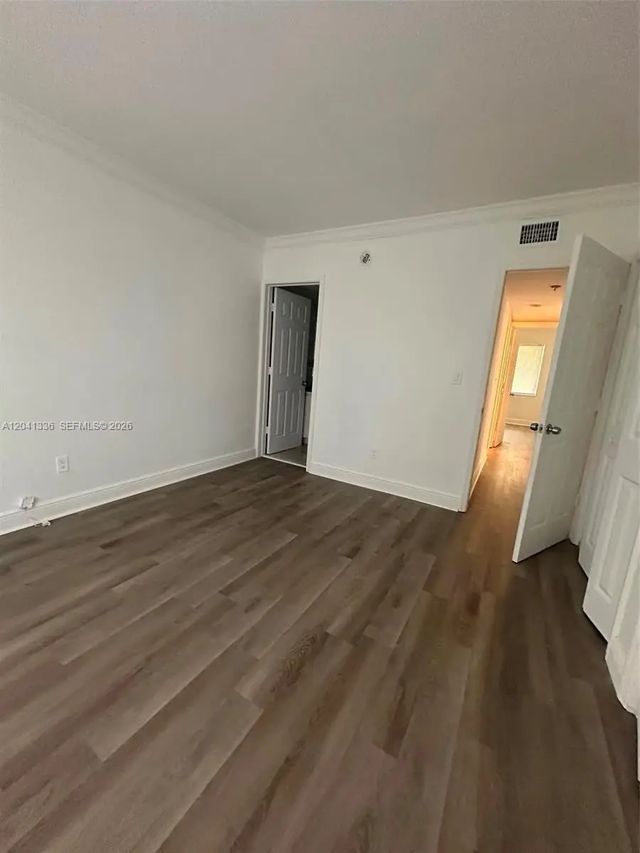 5 of 12 - 980 Ne 170th Street #214, North Miami Beach, FL