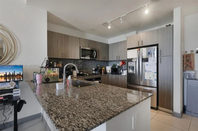 3 of 24 - 5350 Nw 84th Avenue #1901, Doral, FL