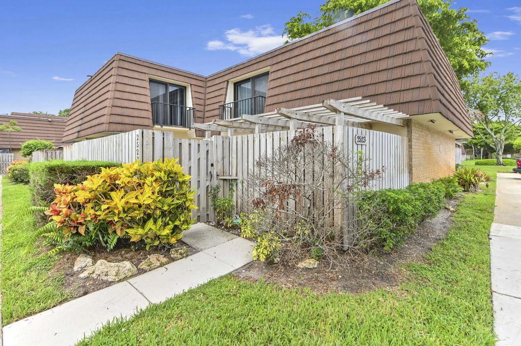 2523 25th Lane, Palm Beach Gardens