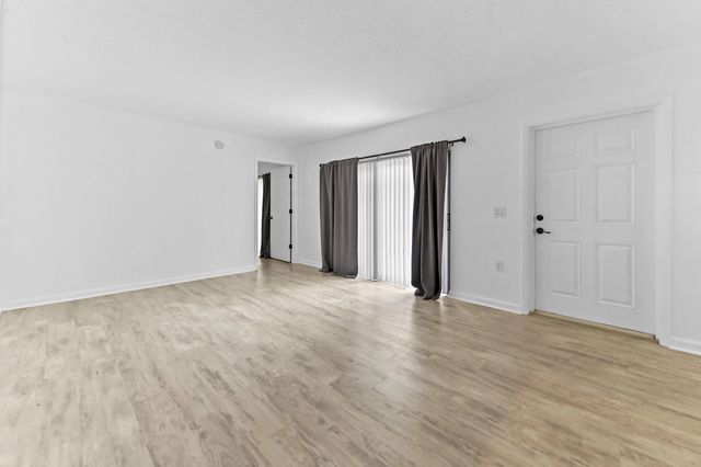 4 of 29 - 2523 25th Lane, Palm Beach Gardens, FL