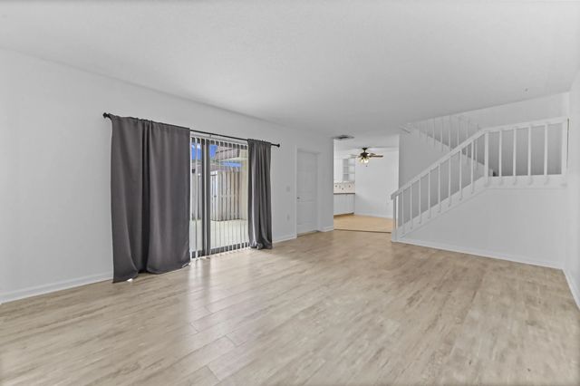 5 of 29 - 2523 25th Lane, Palm Beach Gardens, FL