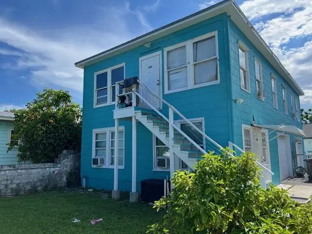 3 of 10 - 700 Talladega Street, West Palm Beach, FL