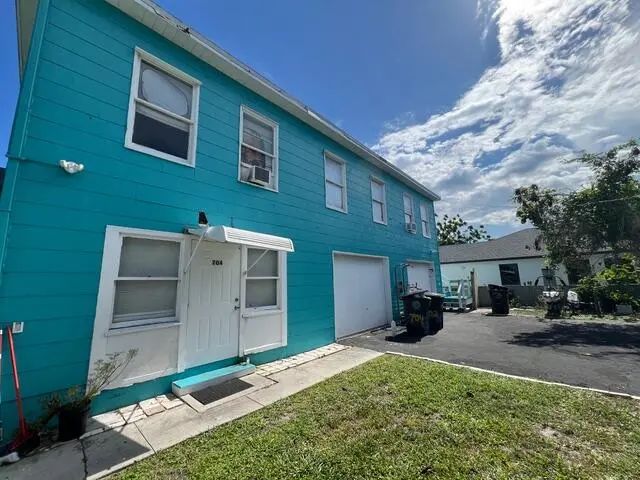 4 of 10 - 700 Talladega Street, West Palm Beach, FL