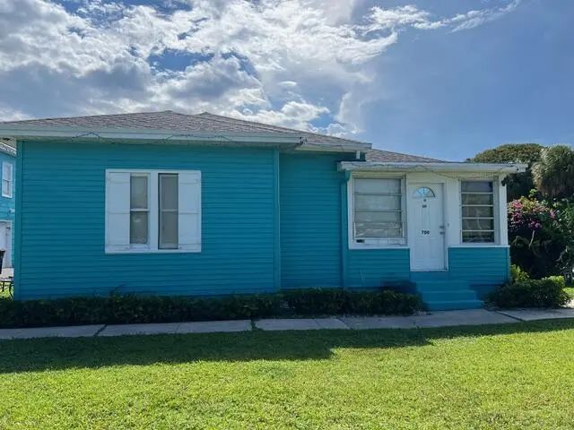 5 of 10 - 700 Talladega Street, West Palm Beach, FL