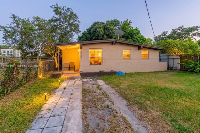 2910 Nw 47th Street, Miami