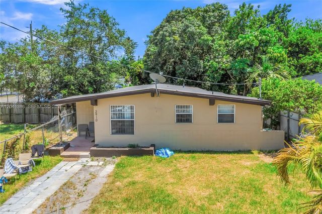 4 of 24 - 2910 Nw 47th Street, Miami, FL