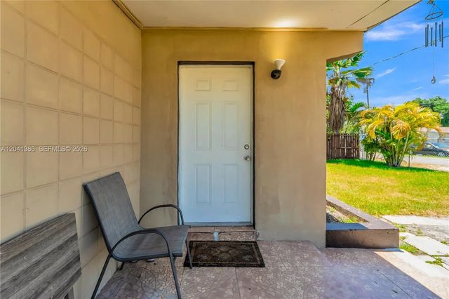 5 of 24 - 2910 Nw 47th Street, Miami, FL