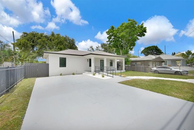 3 of 38 - 6039 Sw 63rd Terrace, South Miami, FL