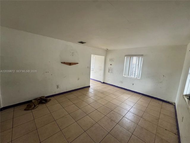 3 of 10 - 3320 Nw 87th Terrace, Miami, FL