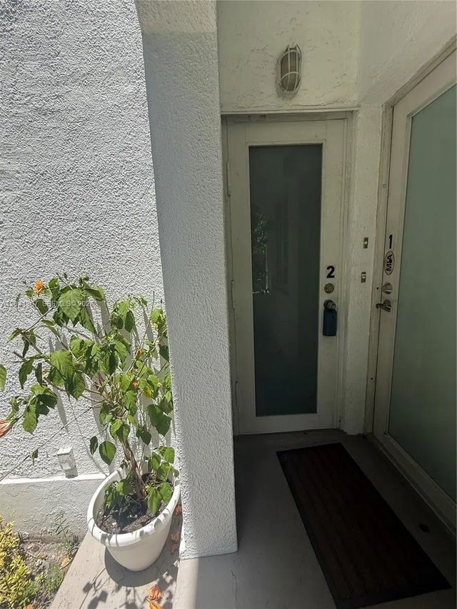 4 of 24 - 912 Euclid Avenue, Miami Beach, FL