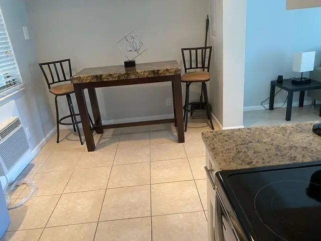 4 of 16 - 209 Se 6th Street #4, Boynton Beach, FL