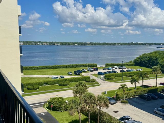 5 of 48 - 3460 S Ocean Boulevard #612, Palm Beach, FL