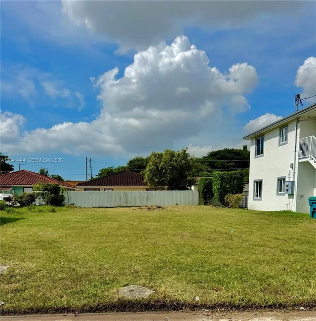 1512 Nw 60th Street, Miami