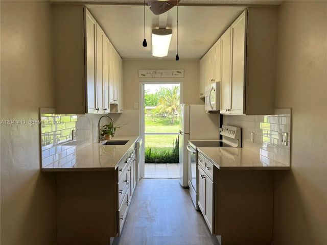 4 of 16 - 6550 Royal Palm Boulevard #105a, Margate, FL