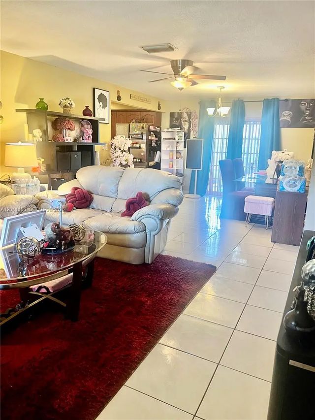 3 of 10 - 326 Sw 79th Way, North Lauderdale, FL